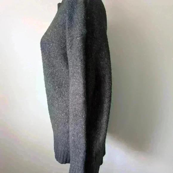 Super soft Sweater -- Gray, Small, Philosophy - Picture 4 of 9